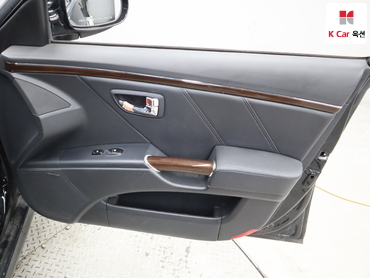 2011 - hyundai grandeur