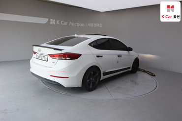 2016 - hyundai avante