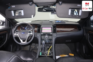 2015 - ford taurus
