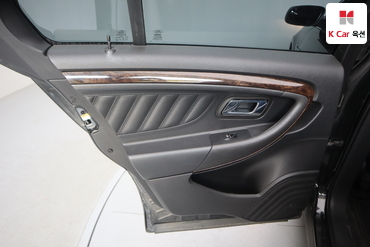 2015 - ford taurus