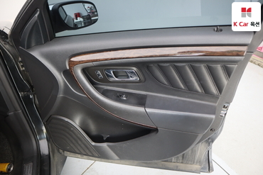 2015 - ford taurus