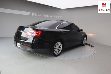 2015 - ford taurus