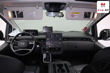 2022 - hyundai staria
