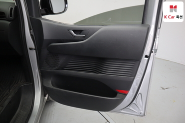 2022 - hyundai staria