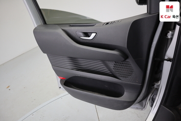 2022 - hyundai staria
