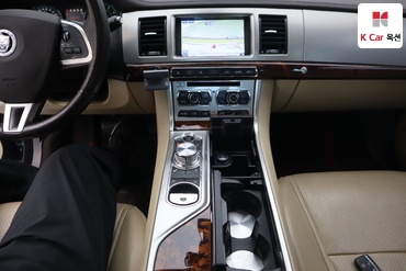 2013 - jaguar xf