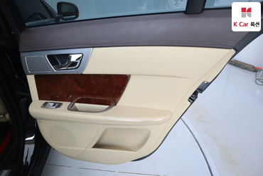 2013 - jaguar xf