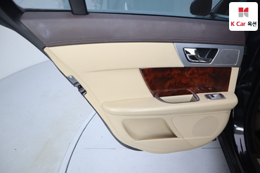 2013 - jaguar xf