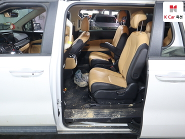 2023 - kia carnival