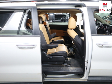2023 - kia carnival