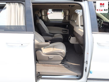 2021 - kia carnival