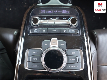 2016 - genesis eq900