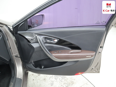 2011 - hyundai grandeur