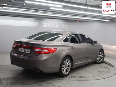 2011 - hyundai grandeur
