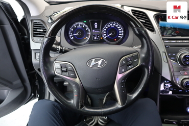 2011 - hyundai grandeur