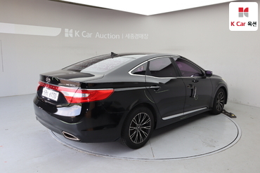 2011 - hyundai grandeur