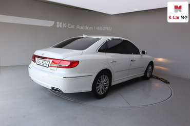 2011 - hyundai grandeur