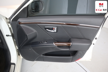 2011 - hyundai grandeur