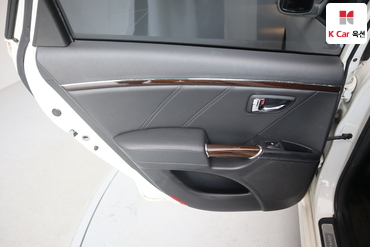 2011 - hyundai grandeur