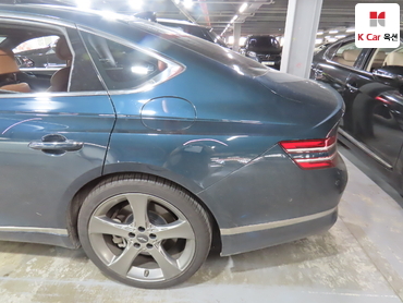 2022 - genesis g80