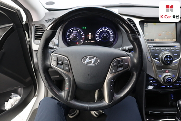 2011 - hyundai grandeur