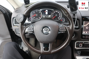 2013 - volkswagen touareg
