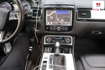 2013 - volkswagen touareg