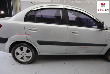 2009 - kia pride