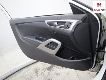 2012 - hyundai veloster