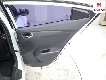 2012 - hyundai veloster