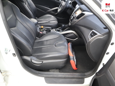 2012 - hyundai veloster