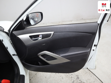 2012 - hyundai veloster