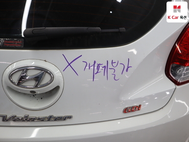 2012 - hyundai veloster
