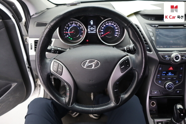 2016 - hyundai avante