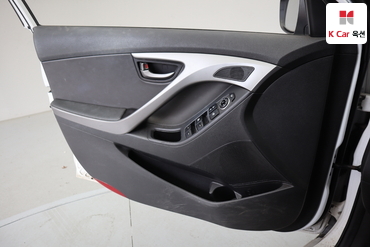 2016 - hyundai avante