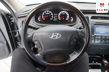 2010 - hyundai grandeur
