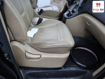 2012 - hyundai grand starex