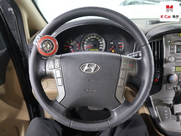 2012 - hyundai grand starex