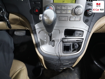 2012 - hyundai grand starex