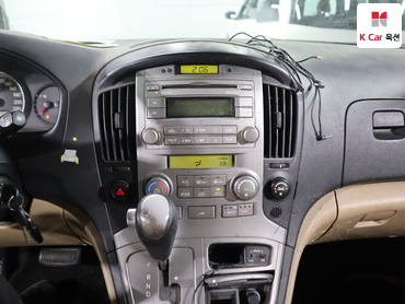 2012 - hyundai grand starex