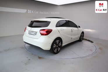 2017 - mercedes-benz a200