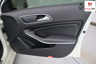 2017 - mercedes-benz a200