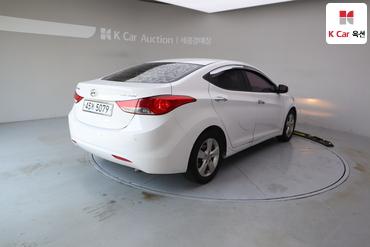 2012 - hyundai avante
