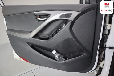 2012 - hyundai avante