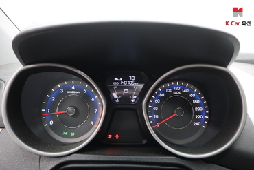 2012 - hyundai avante