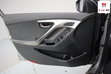 2012 - hyundai avante