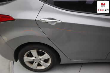 2012 - hyundai avante