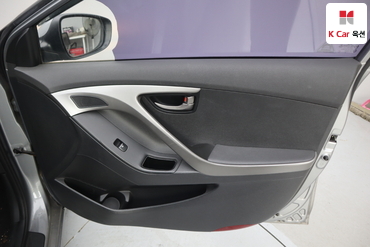 2012 - hyundai avante