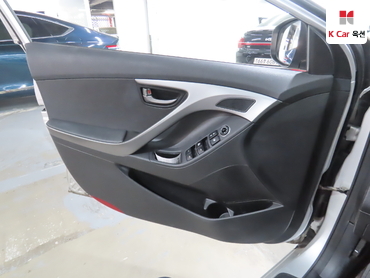 2016 - hyundai avante
