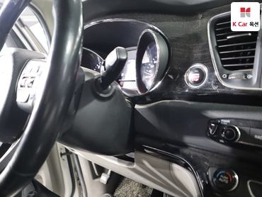 2019 - kia carnival